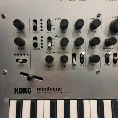 Korg - MINILOGUE 2